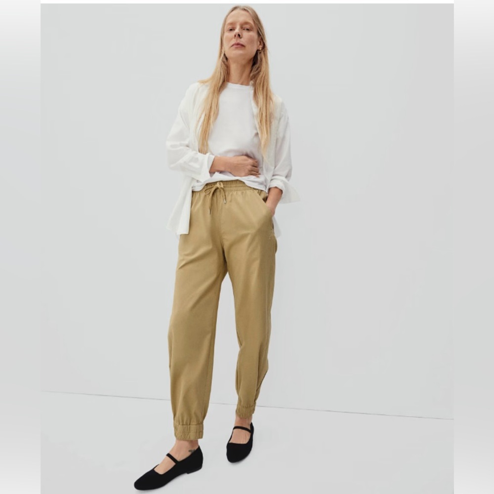 Everlane Women's The Easy Jogger Pants w/ Snap Cuff in Golden Oak Tan - Medium